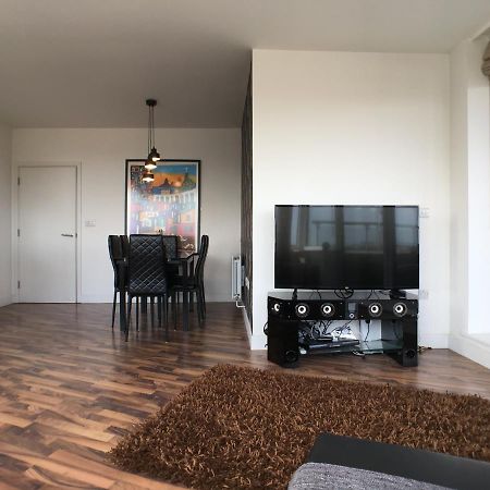 Luxury 2 Bed Penthouse Apartment Near Station لندن المظهر الخارجي الصورة