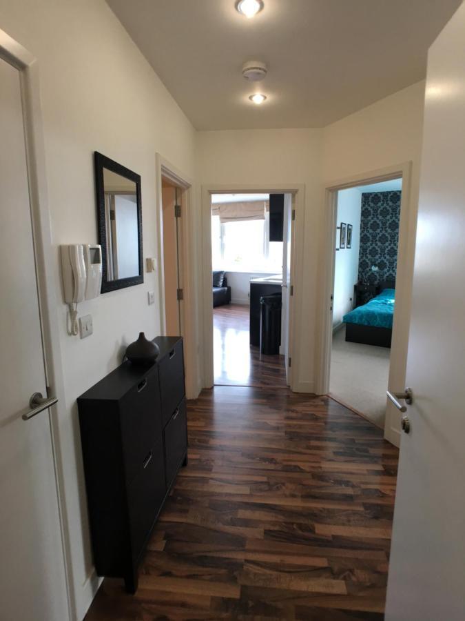 Luxury 2 Bed Penthouse Apartment Near Station لندن المظهر الخارجي الصورة