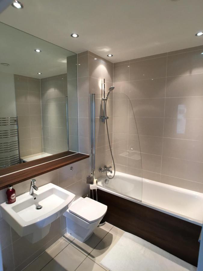 Luxury 2 Bed Penthouse Apartment Near Station لندن المظهر الخارجي الصورة