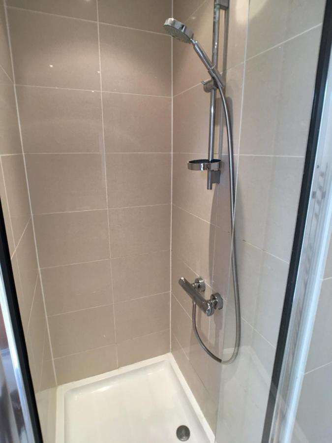Luxury 2 Bed Penthouse Apartment Near Station لندن المظهر الخارجي الصورة